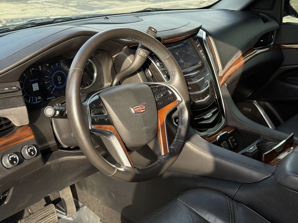 2017 Cadillac Escalade Image 13