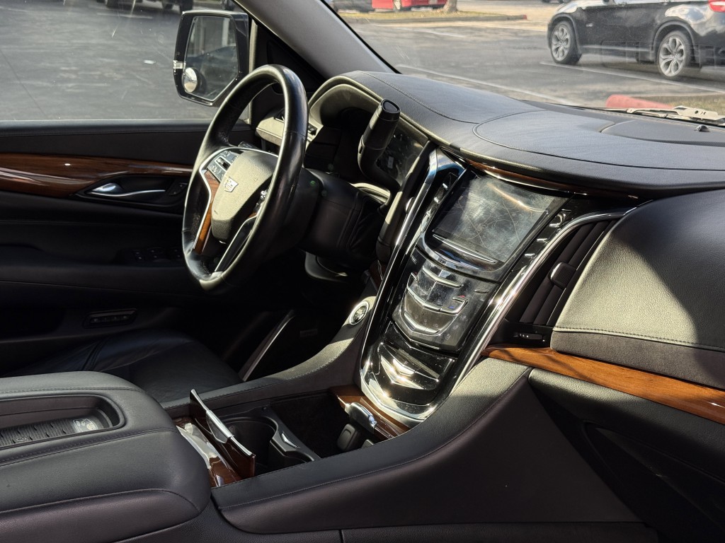 2017 Cadillac Escalade Image 14