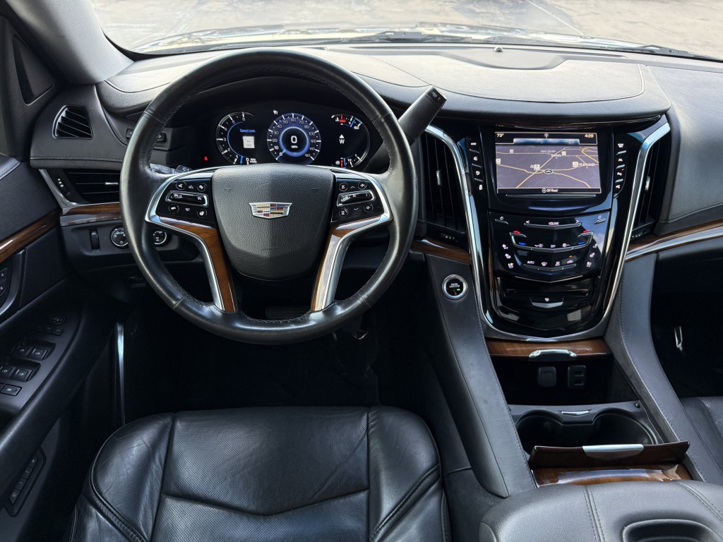 2017 Cadillac Escalade Image 15