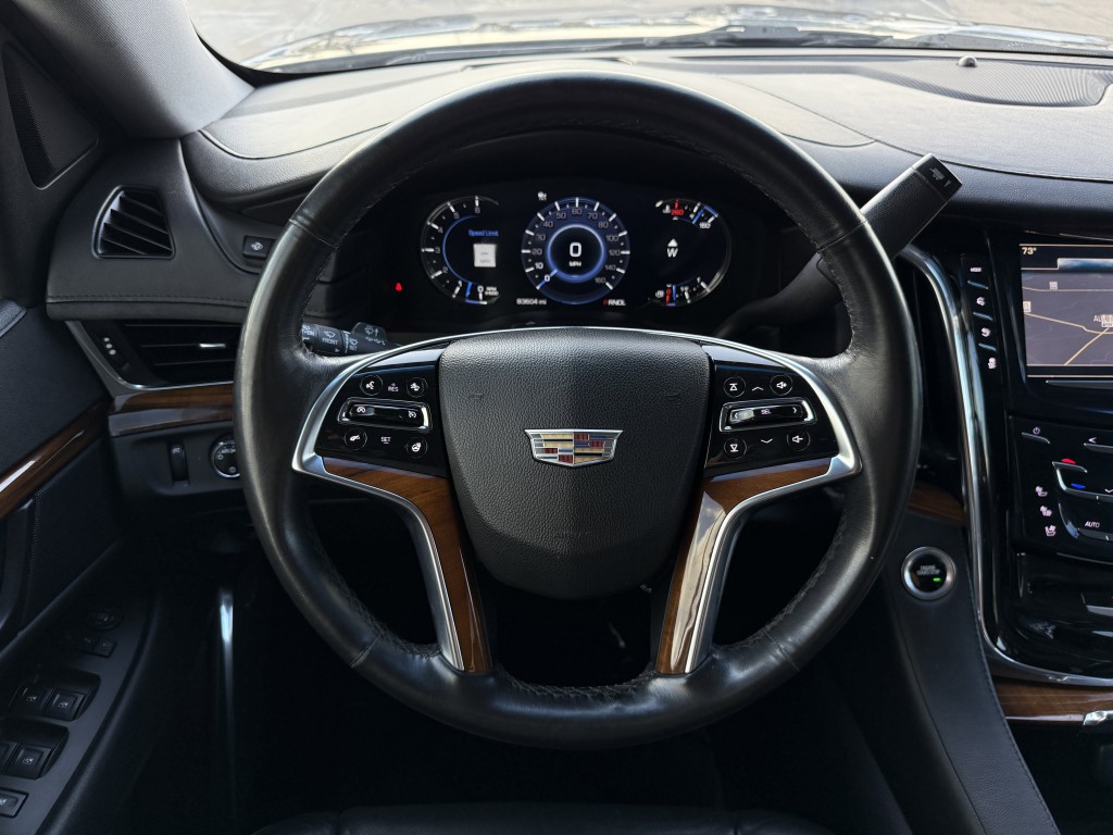 2017 Cadillac Escalade Image 16