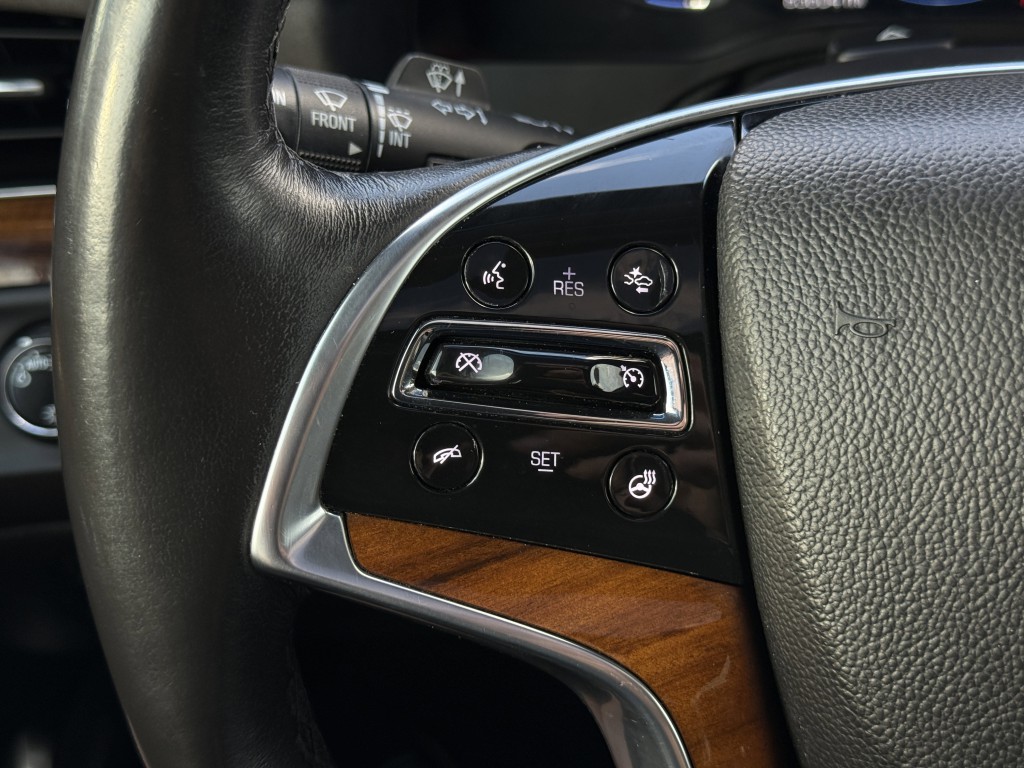 2017 Cadillac Escalade Image 17