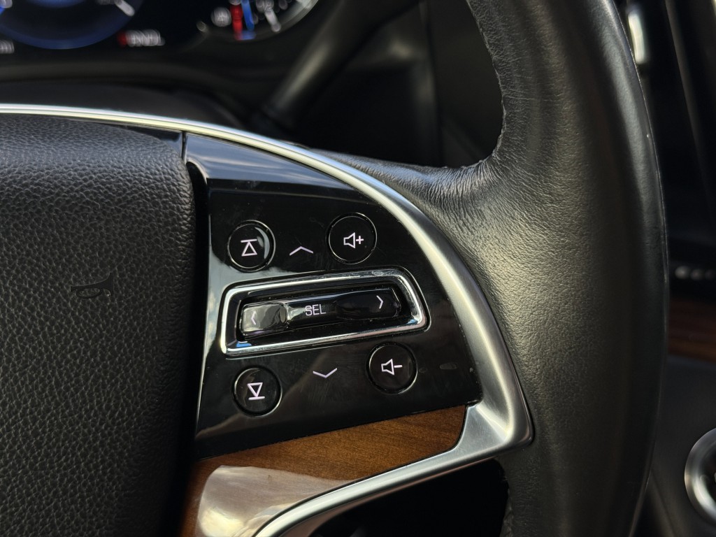 2017 Cadillac Escalade Image 18