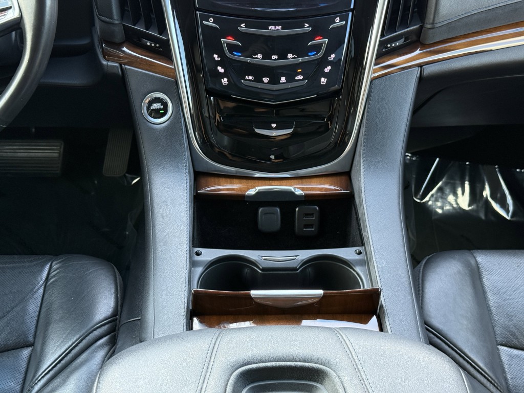 2017 Cadillac Escalade Image 20
