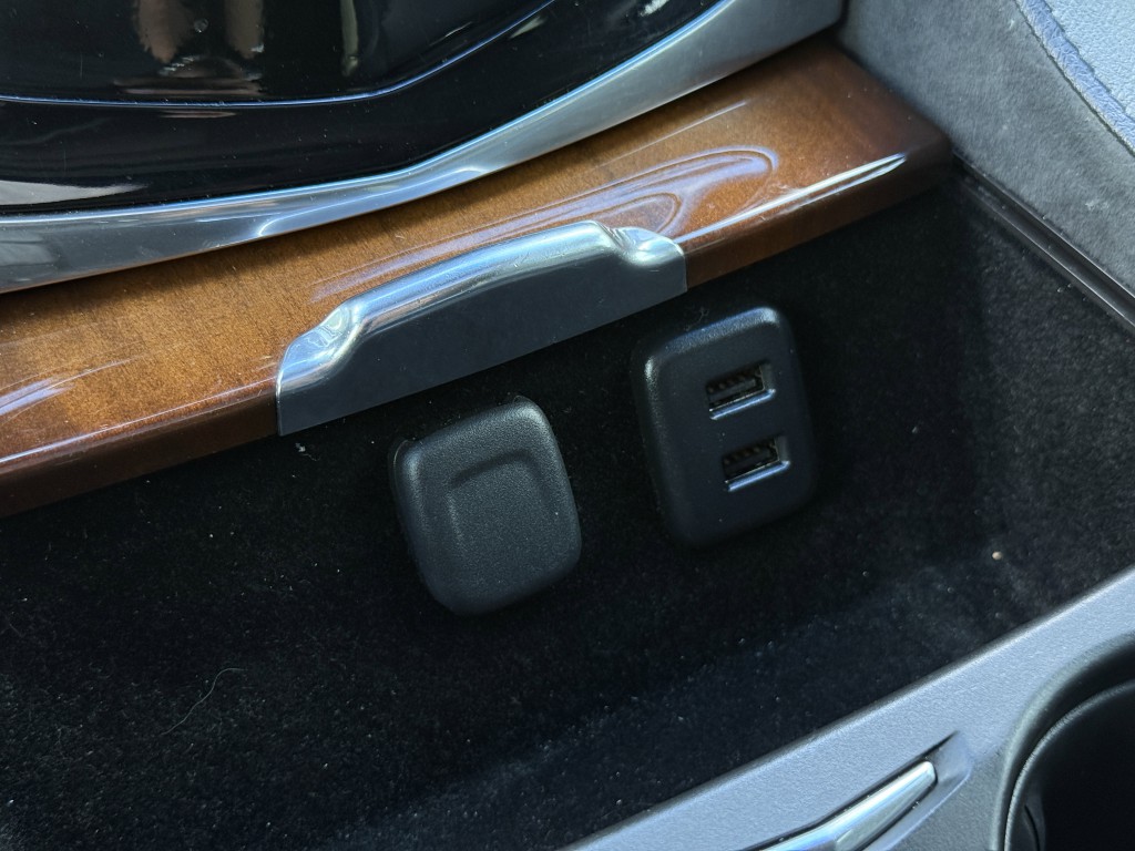 2017 Cadillac Escalade Image 21