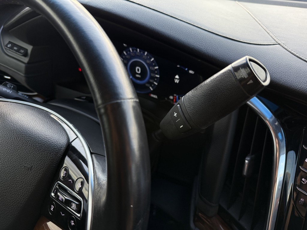 2017 Cadillac Escalade Image 25