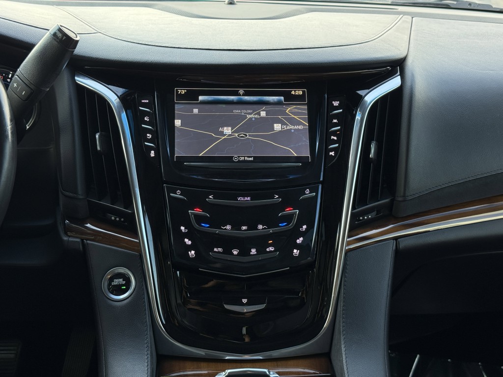 2017 Cadillac Escalade Image 26