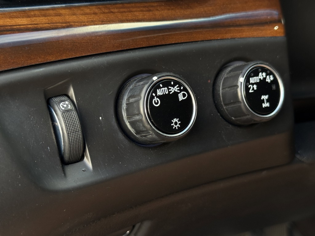 2017 Cadillac Escalade Image 29