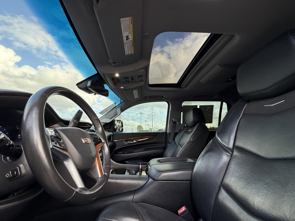 2017 Cadillac Escalade Image 35