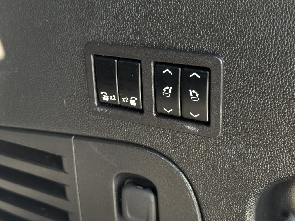 2017 Cadillac Escalade Image 42