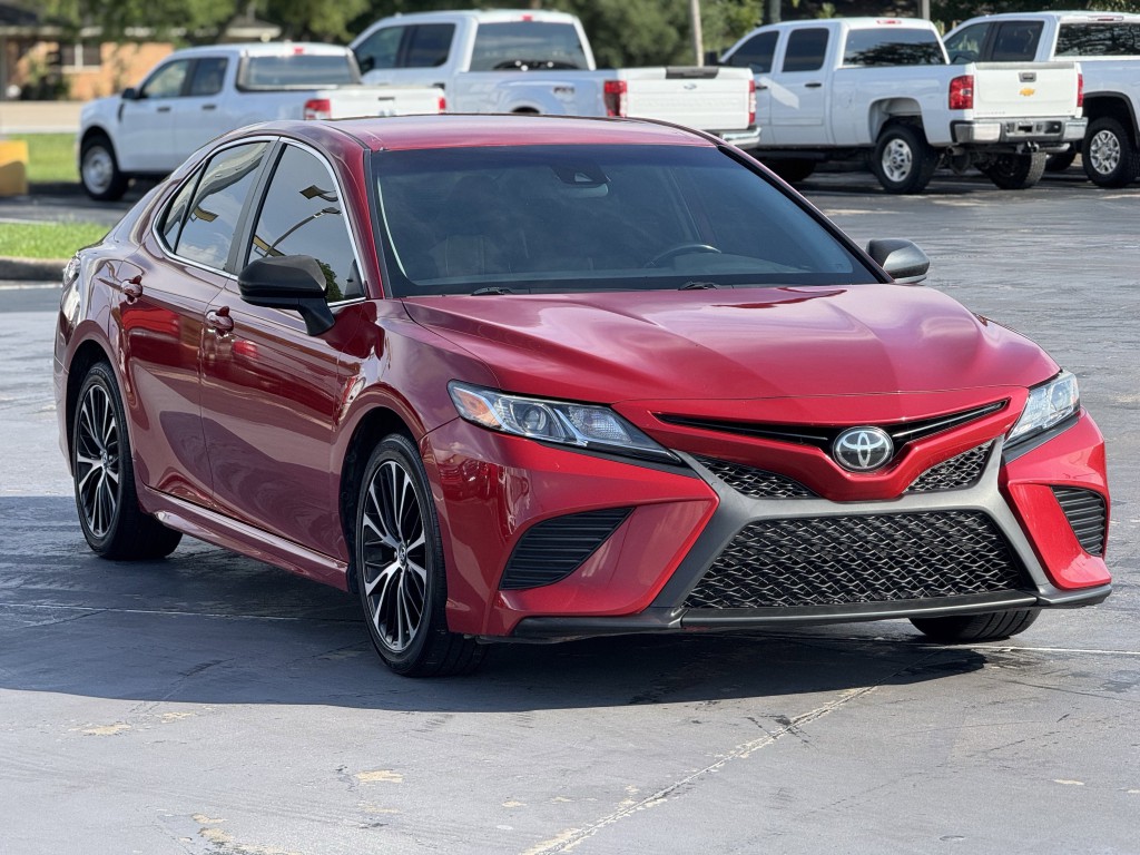 2019 Toyota Camry Image 3