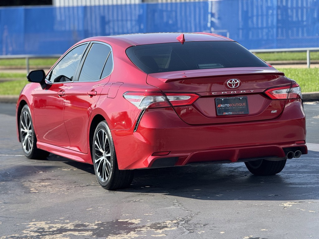 2019 Toyota Camry Image 9
