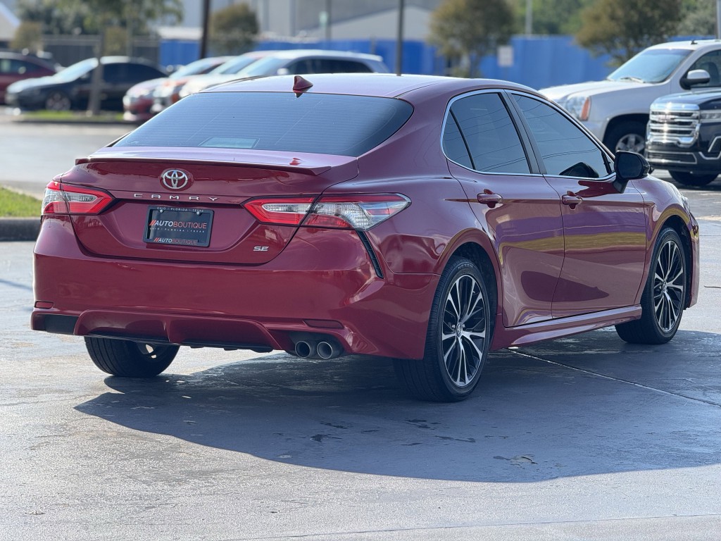 2019 Toyota Camry Image 10