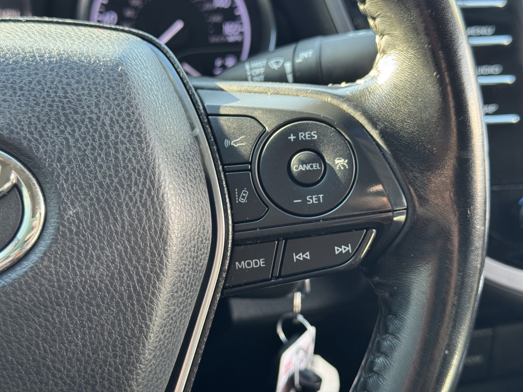 2019 Toyota Camry Image 16