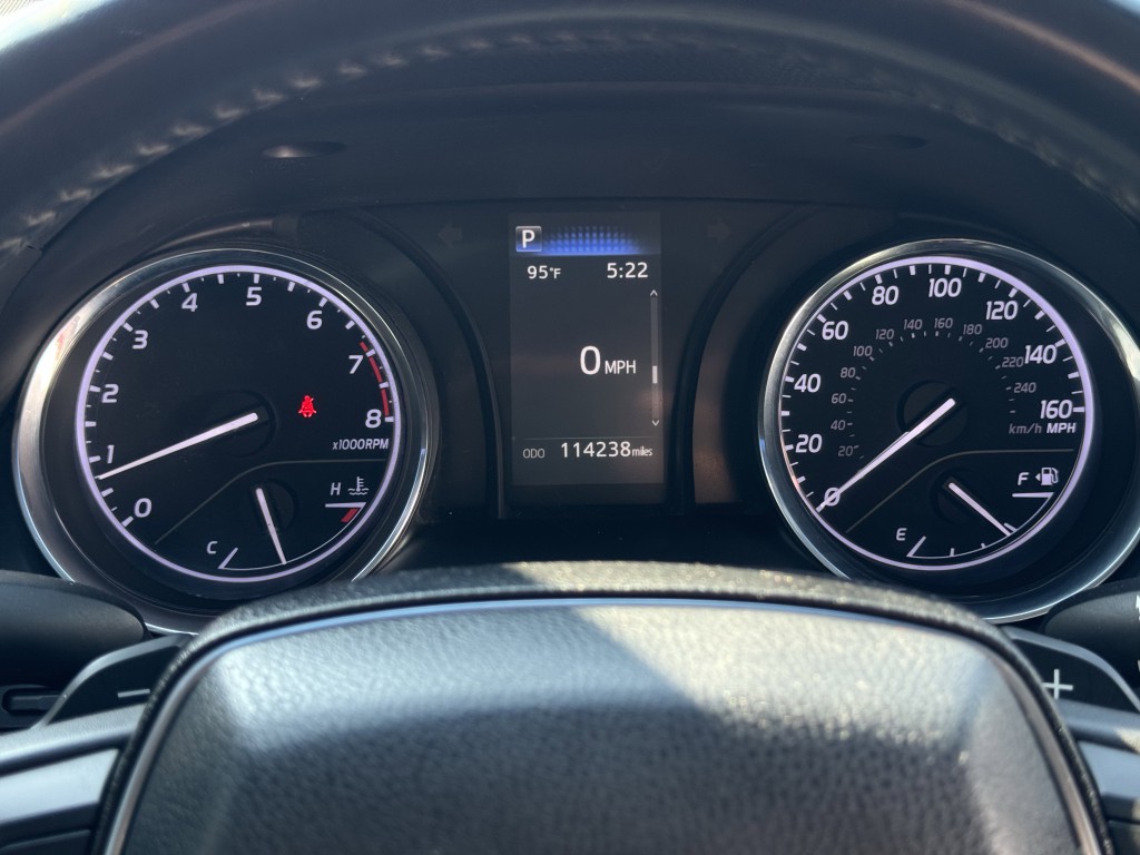 2019 Toyota Camry Image 17