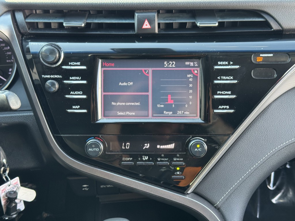 2019 Toyota Camry Image 18