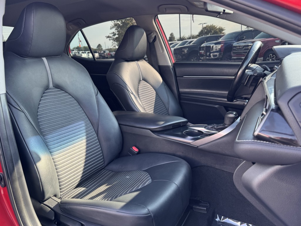 2019 Toyota Camry Image 23