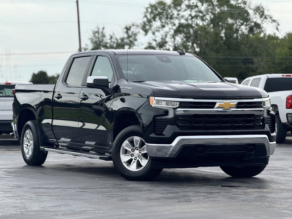 2024 Chevrolet Silverado 1500 Image 3