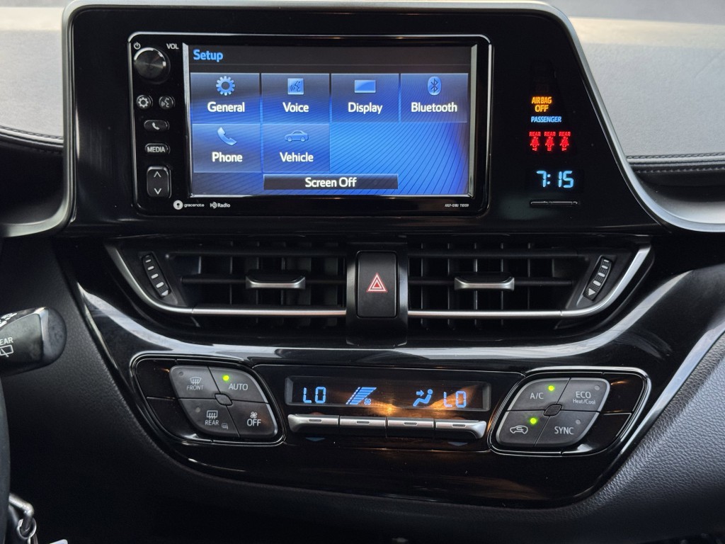 2018 Toyota C-HR Image 16