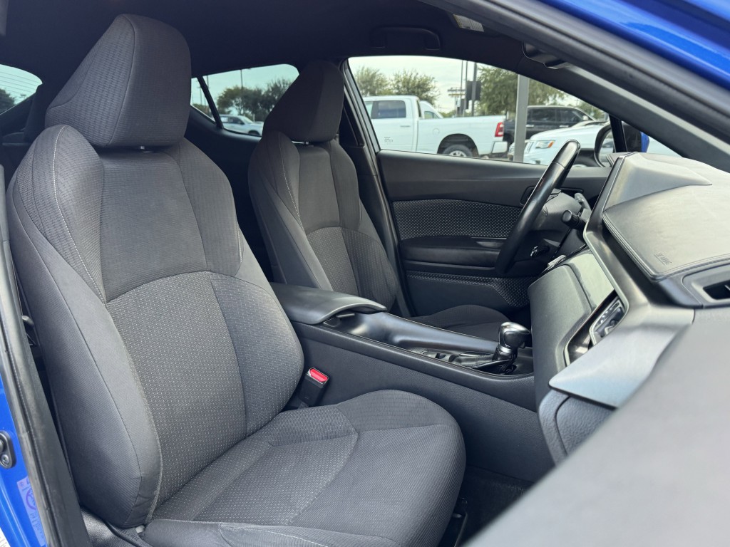 2018 Toyota C-HR Image 21
