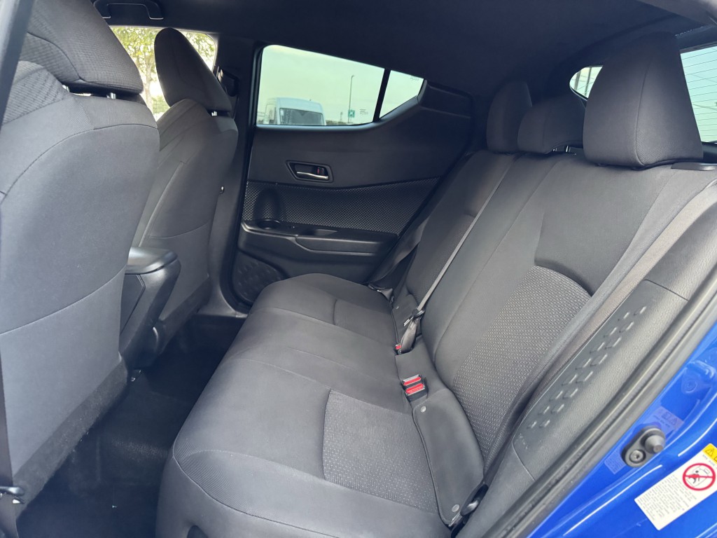 2018 Toyota C-HR Image 23
