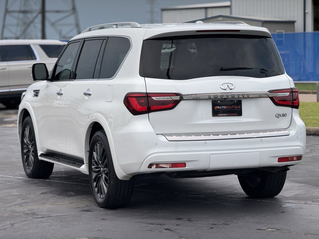 2022 INFINITI QX80 Image 10
