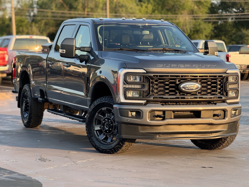 2023 Ford F-350 Image 3