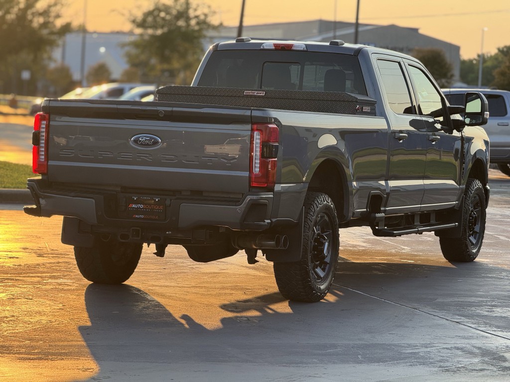 2023 Ford F-350 Image 7