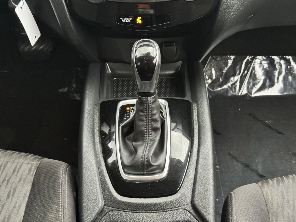 2020 Nissan Rogue Image 21
