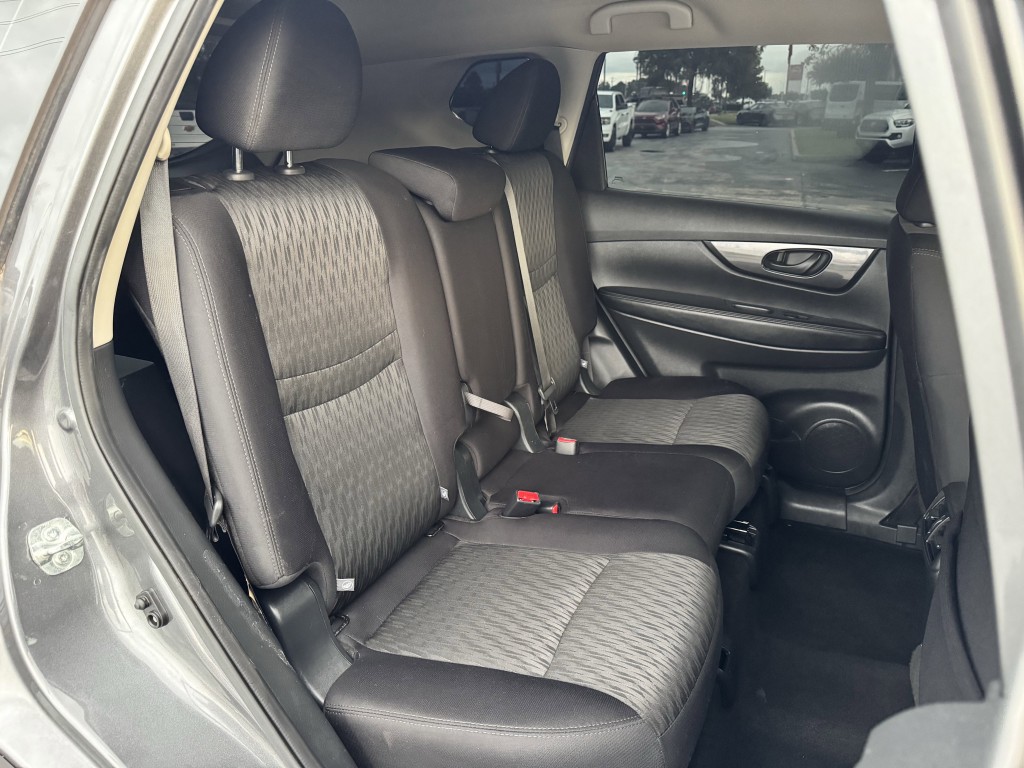 2020 Nissan Rogue Image 24