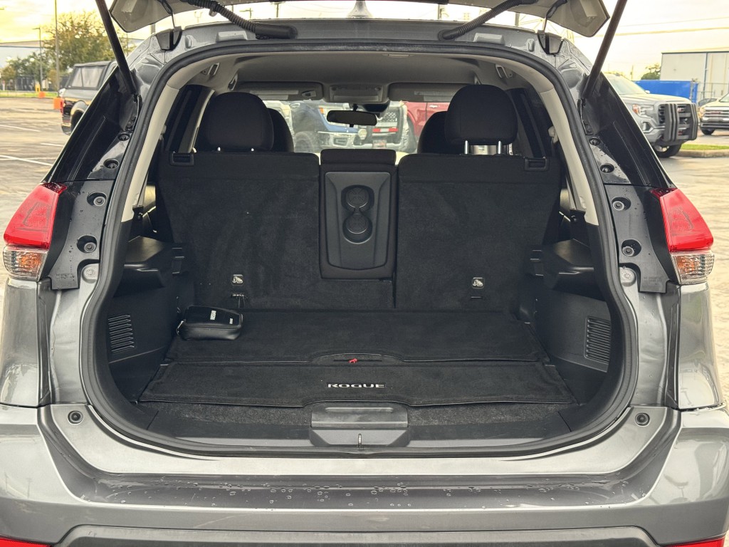 2020 Nissan Rogue Image 26