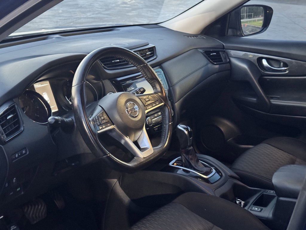 2017 Nissan Rogue Image 12