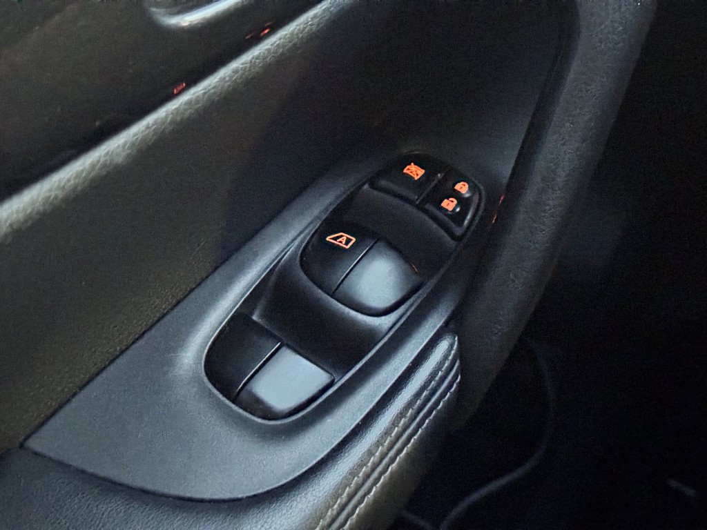 2017 Nissan Rogue Image 22