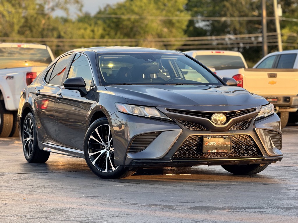 2019 Toyota Camry Image 3