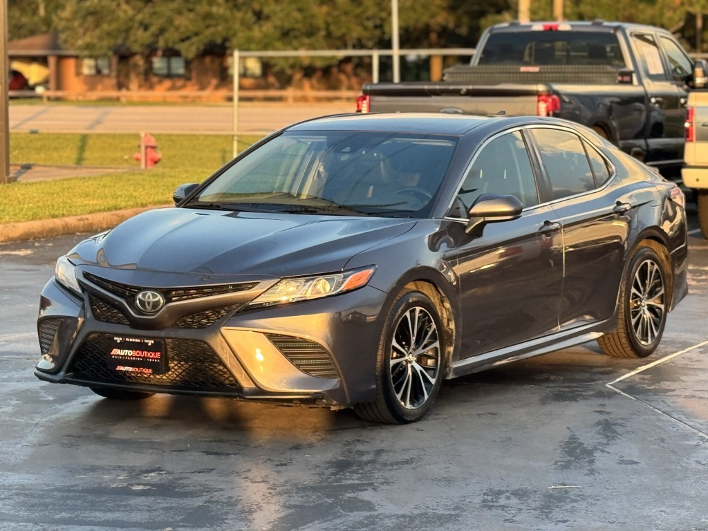 2019 Toyota Camry Image 8