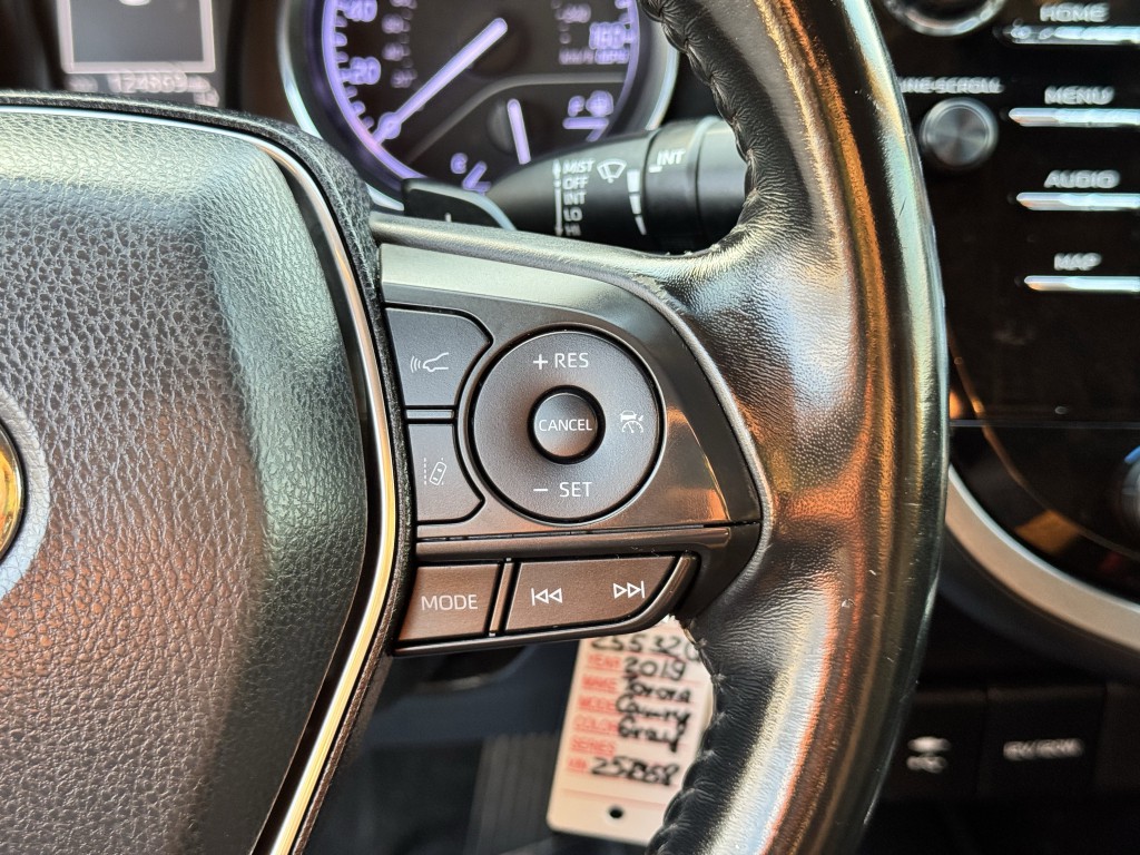 2019 Toyota Camry Image 17