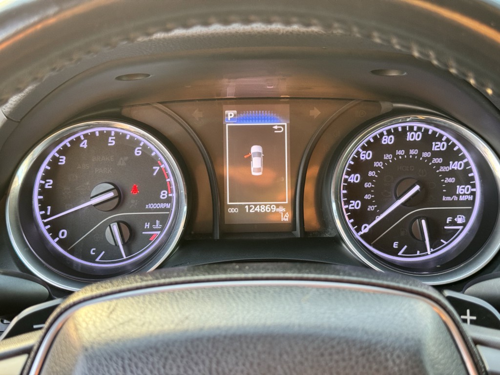 2019 Toyota Camry Image 18