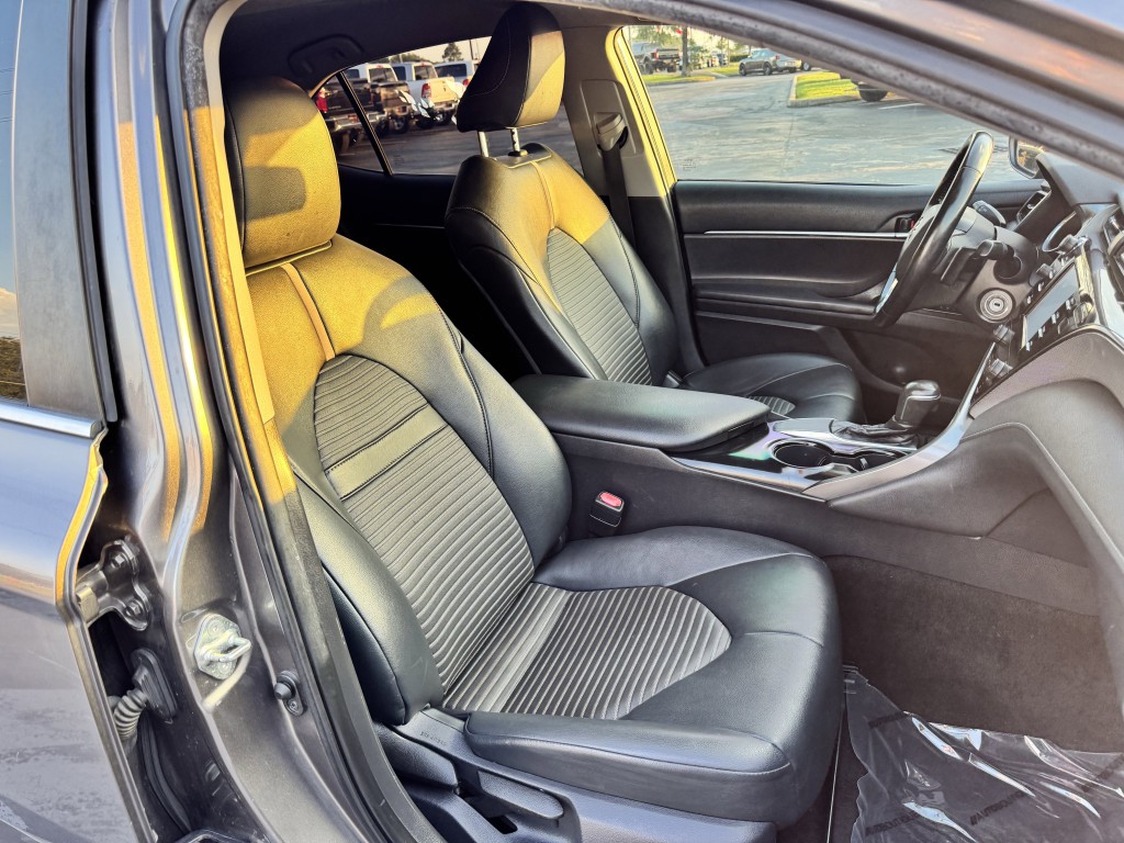 2019 Toyota Camry Image 23