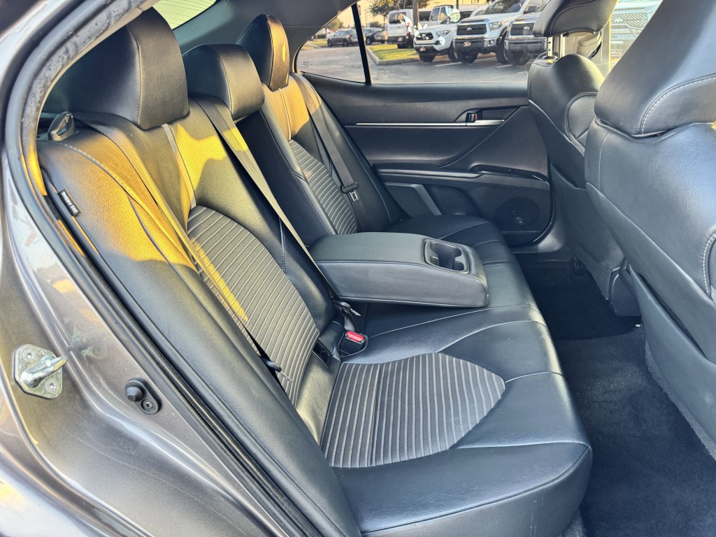 2019 Toyota Camry Image 25