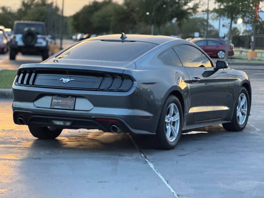 2020 Ford Mustang Image 9