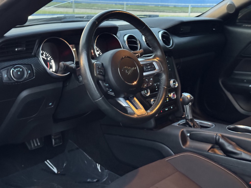 2020 Ford Mustang Image 12