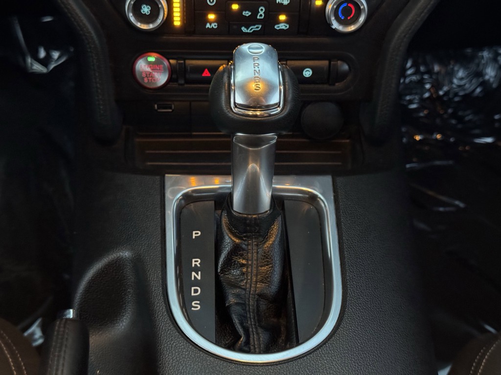 2020 Ford Mustang Image 19