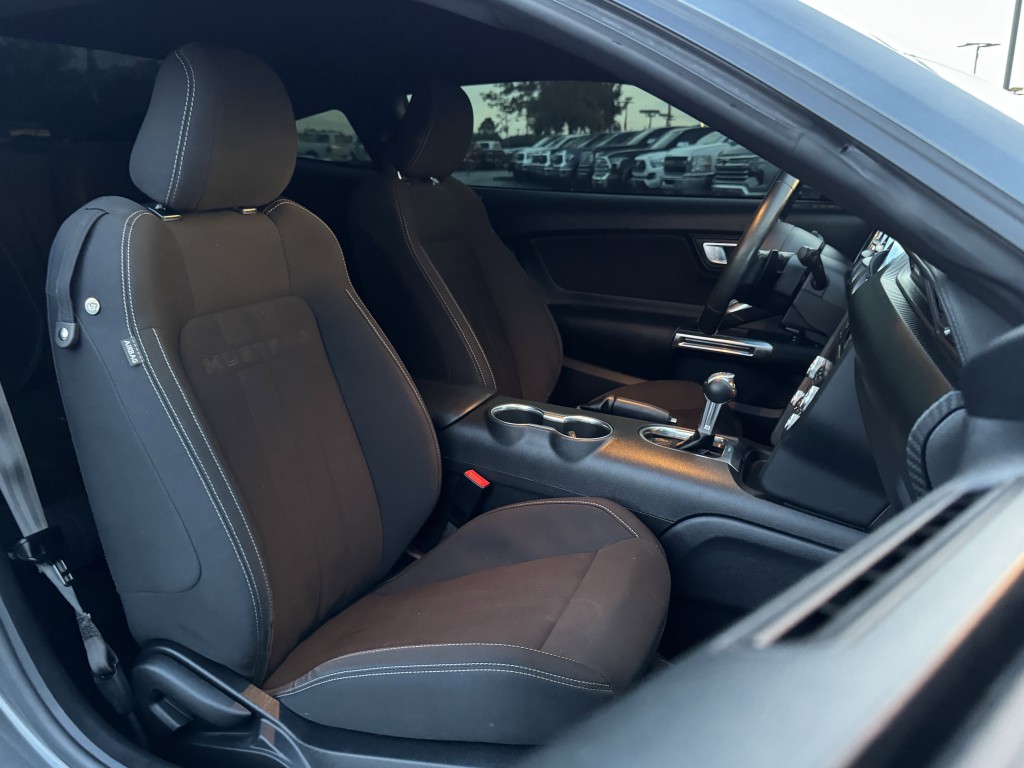 2020 Ford Mustang Image 22