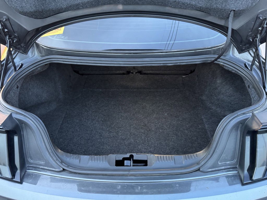 2020 Ford Mustang Image 23