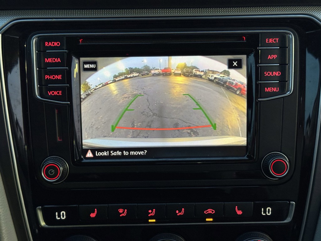 2018 Volkswagen Passat Image 20