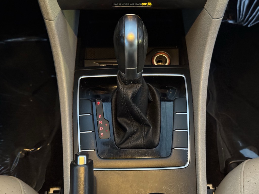 2018 Volkswagen Passat Image 21