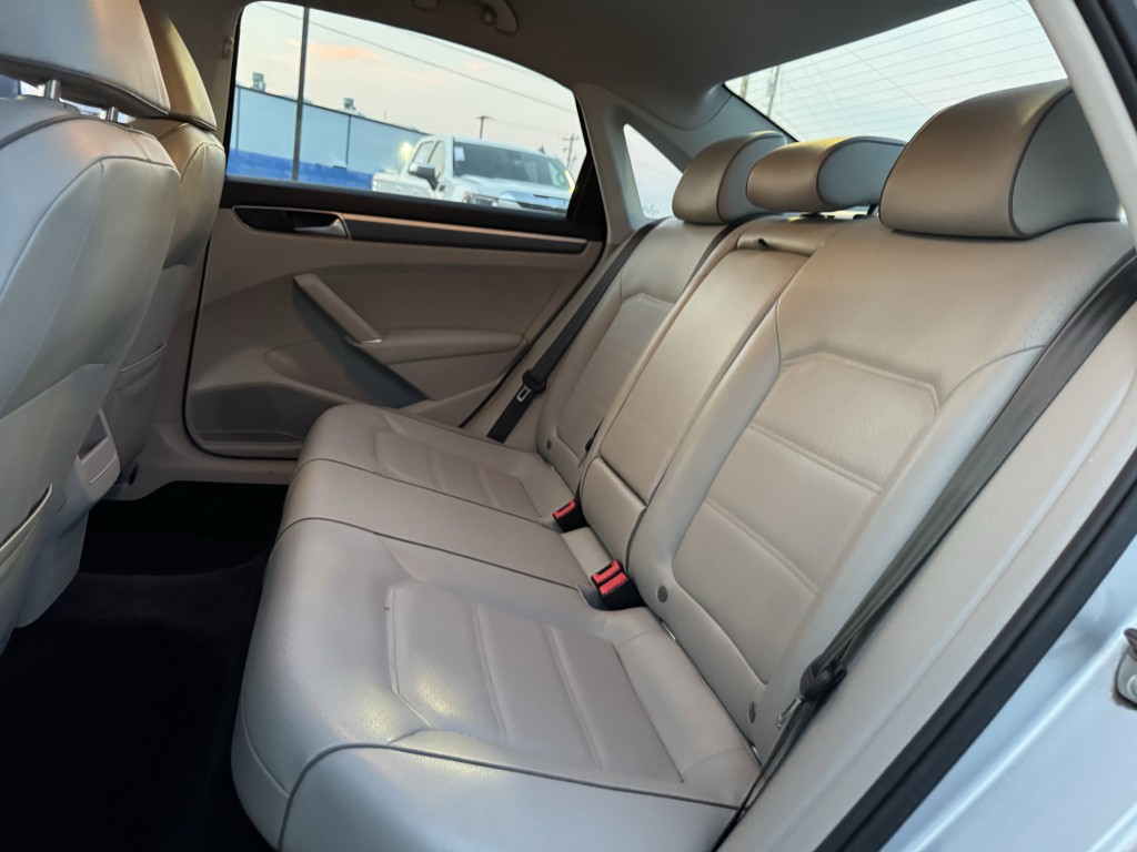 2018 Volkswagen Passat Image 26