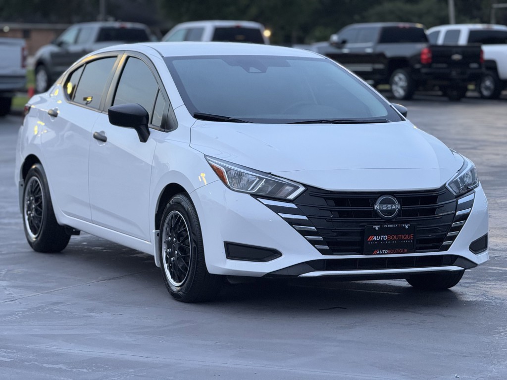 2024 Nissan Versa Image 3
