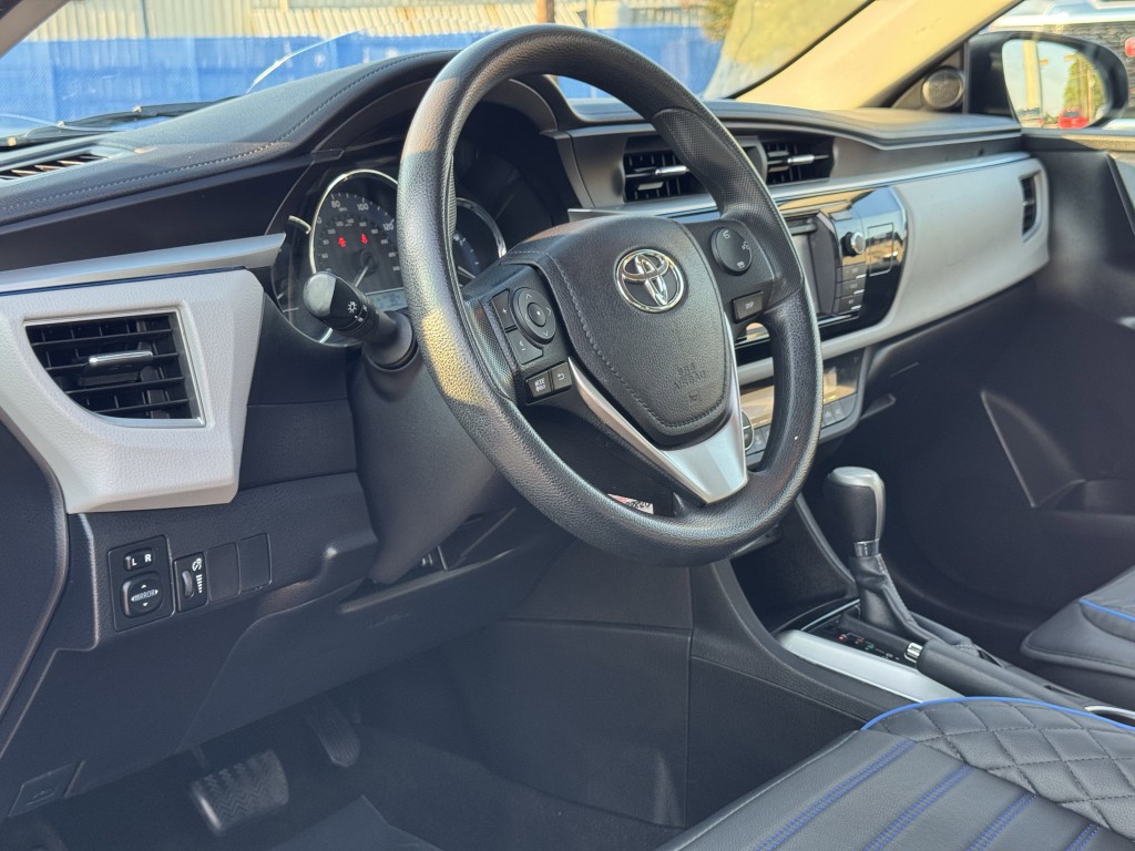2016 Toyota Corolla Image 12