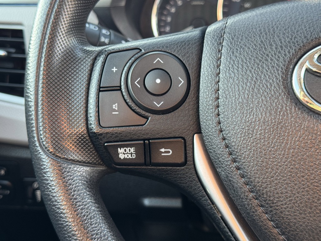 2016 Toyota Corolla Image 16