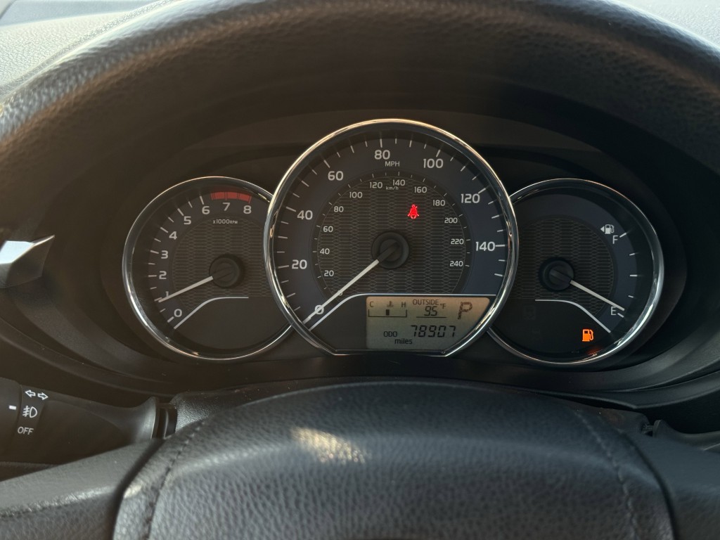 2016 Toyota Corolla Image 18